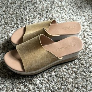 Matisse Wedges